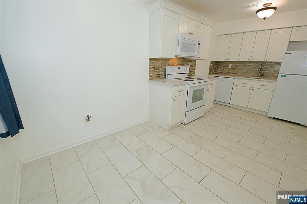 9 Village Way 4