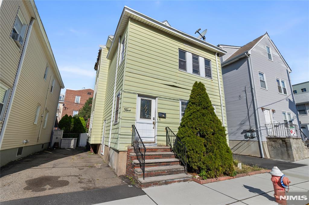 5 Edison Place