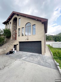 488 Walnut Street 1st FL Ridgefield NJ 07657