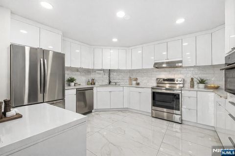 427 Harmon Cove Tower Secaucus NJ 07094