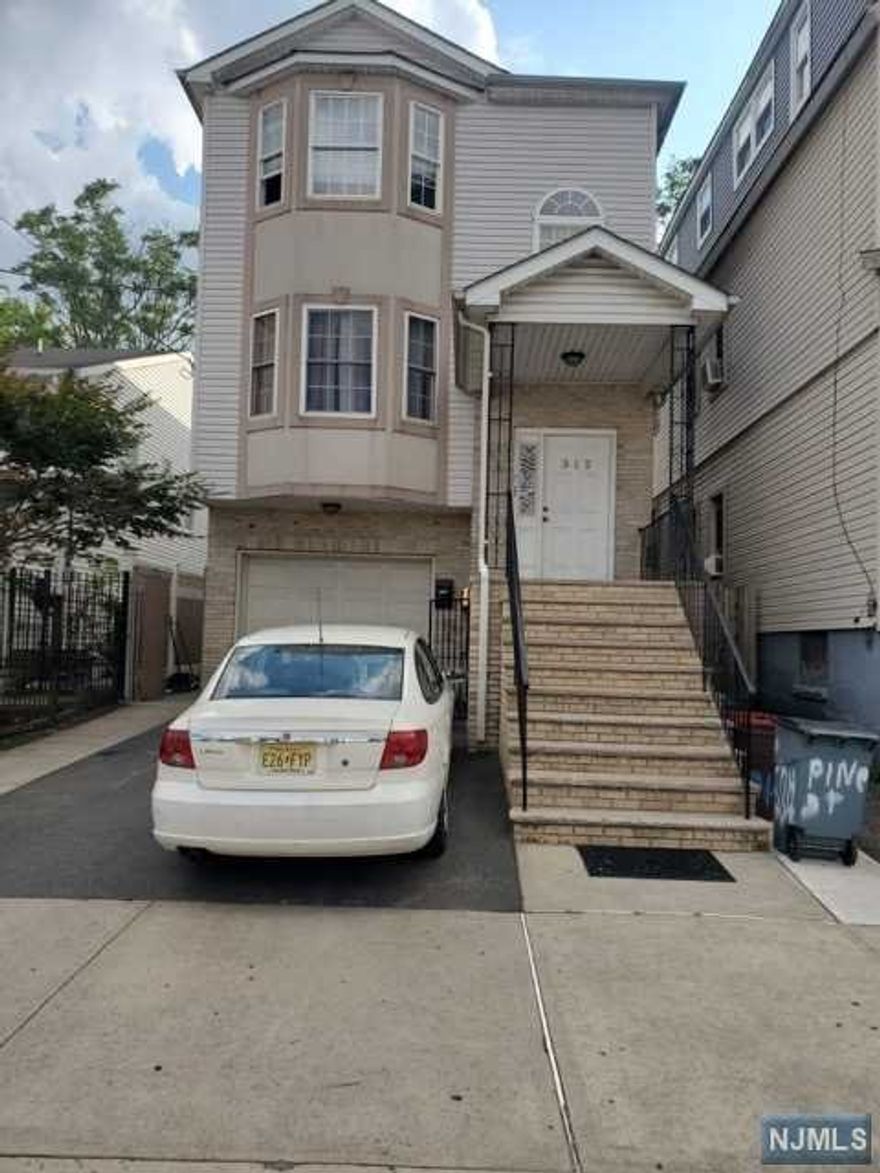 VERRY WELL MANTAINED 2 UNIT HOUSE BUILD ON 2002 6 ROOMS 3 BEDROOMS 2 BATHS EACH FLOOR PLUSS FINISHED BAYSEMENT WITH FULL BATH PRIVATE BACK YARD WITH WHITE VINIL FENCE & ALL CONCRETE CENTRAL A/ C & HEAT SEPARATE UTILITES & COMMON LAUNDRY ON GROUND LEVEL AND THE BEST OF ALL SELLERS WILLING TO LOCK TO ALL REASONABLE OFFERS