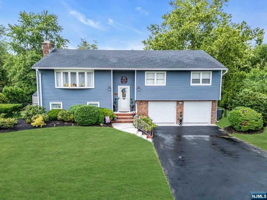 Impressive Large Bi-Level located in the Desirable Chapel Hill section of Brick. This property is an Outdoor Wonderland that has private access to Kettle Creek. Perfect for the Fishing, Kayaking and Paddleboating! Manicured lot with above ground pool and plenty of entertaining space with a backyard Kitchen. Open Living and Extra long Dining room. Extra Large eat in kitchen with Island with Quartz countertops. Primary Bedroom with primary bath, 2 bedrooms and full bath complete this floor. Lower Level features Living room with fireplace, Bar and table area, 3 Season room and half bath complete this floor! Great Home for entertaining! 2 Car garage with extra storage. Close to Beaches, Marina, Restaurants, Shopping and Major Transportation! Check out this Wonderful Home!!