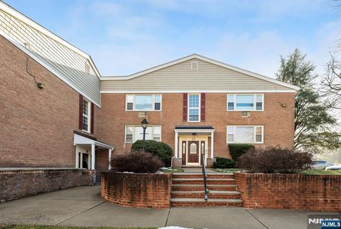 Photo of 605 Grove St #F 16, Clifton, NJ 07013 (MLS # 26000937)