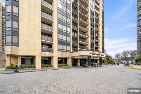Photo of 800 Palisade Avenue #1205, Fort Lee, NJ 07024 (MLS # 26010436)