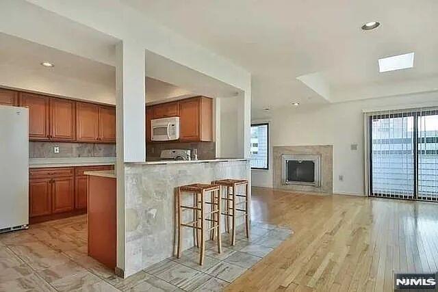 833 TOPSAIL Lane