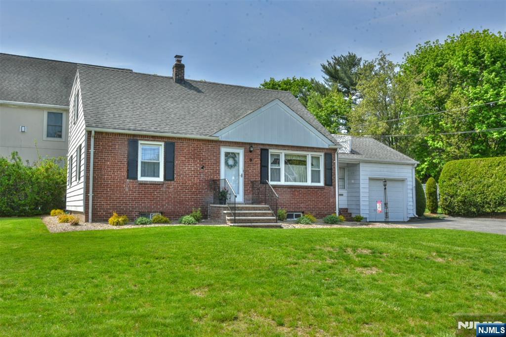 Property for Sale at 3 Wilson Terrace, Waldwick, New Jersey - Bedrooms: 3 
Bathrooms: 2 
Rooms: 7  - $669,000