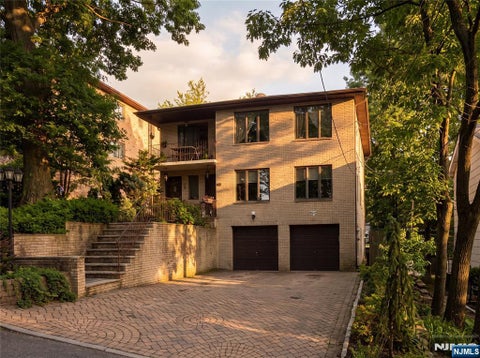 Photo of 614 Sketch PL, Ridgefield, NJ 07657 (MLS # 26031971)