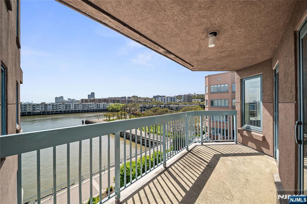 Rental Property at 508 Smith Ct, Edgewater, New Jersey - Bedrooms: 1 
Bathrooms: 1 
Rooms: 3  - $3,000 MO.