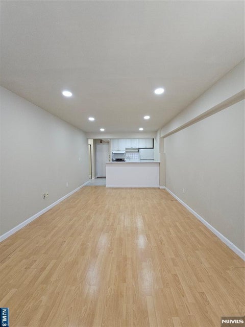 Photo of 333 Grand Avenue #3M, Palisades Park, NJ 07650 (MLS # 26024969)
