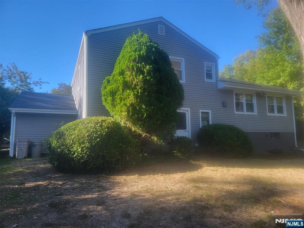 Photo of 780 Hilton Place, Paramus, NJ 07652 (MLS # 25037079)