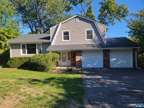 780 Hilton Place Paramus NJ 07652