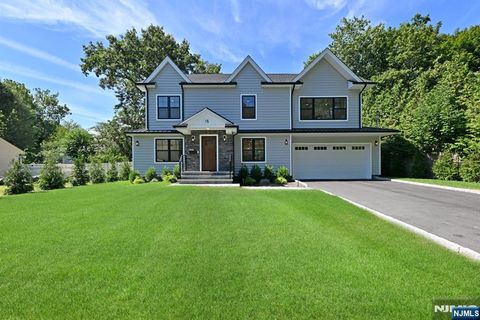 15 Stever Avenue Hillsdale NJ 07642