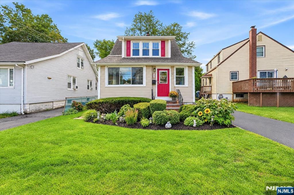 53 Seneca Avenue