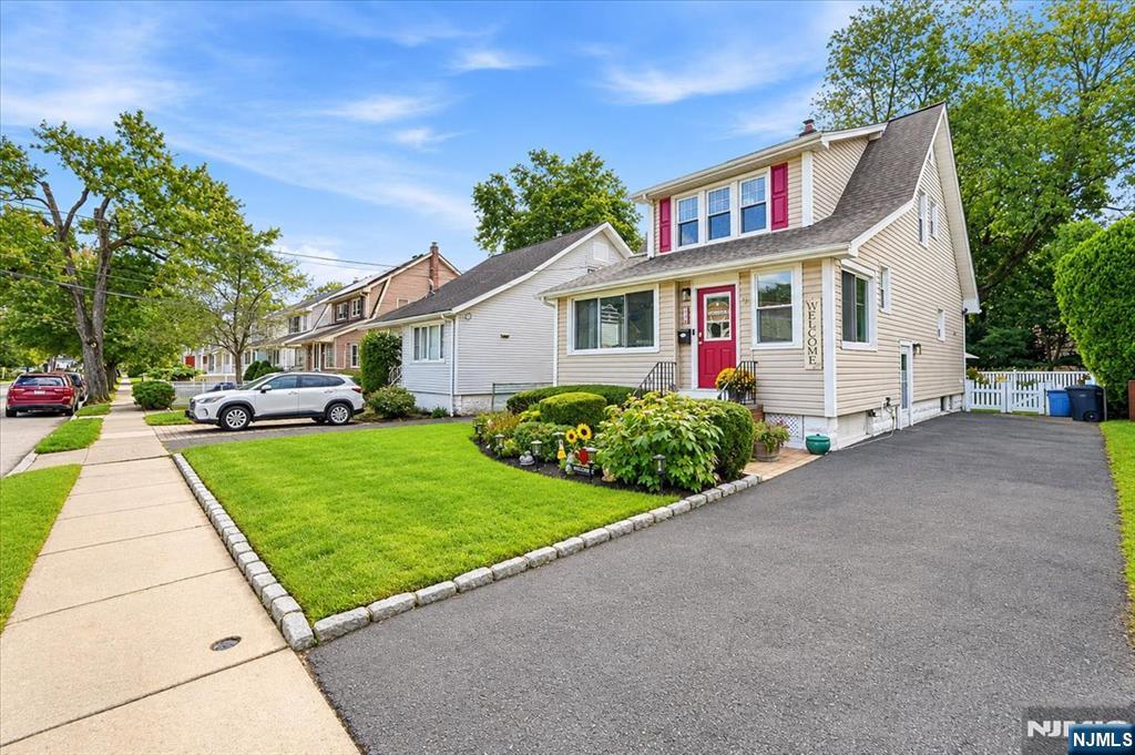 53 Seneca Avenue