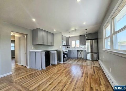 22 Kennedy Court 2 Lyndhurst NJ 07071