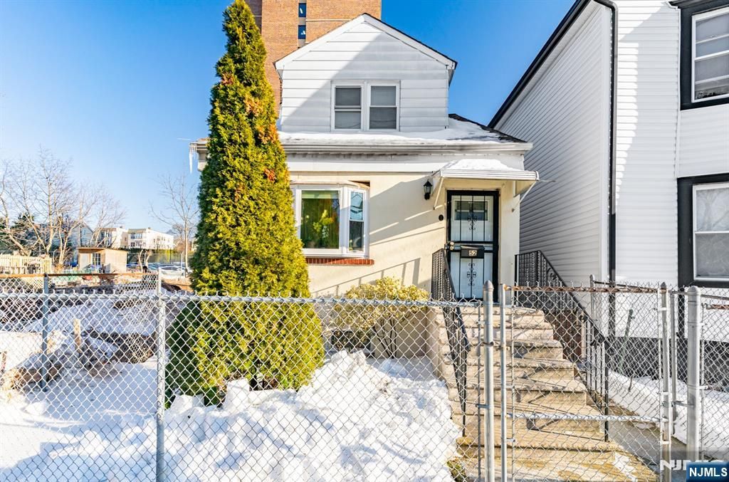 Photo of 52 Oak Avenue, Irvington, NJ 07111 (MLS # 26004524)