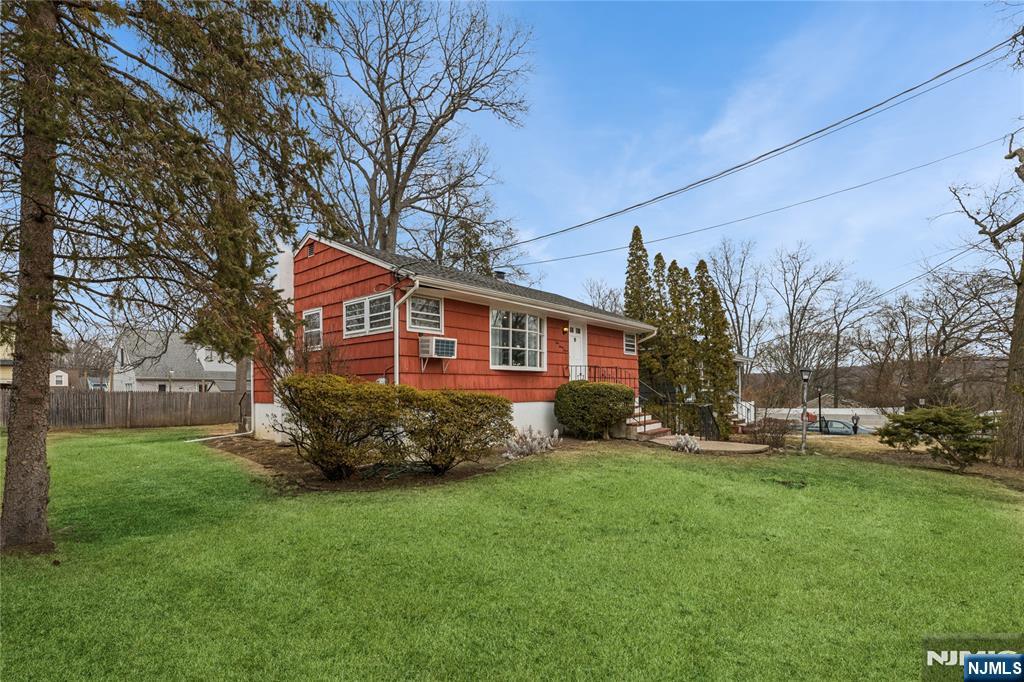 137 Lincoln Place