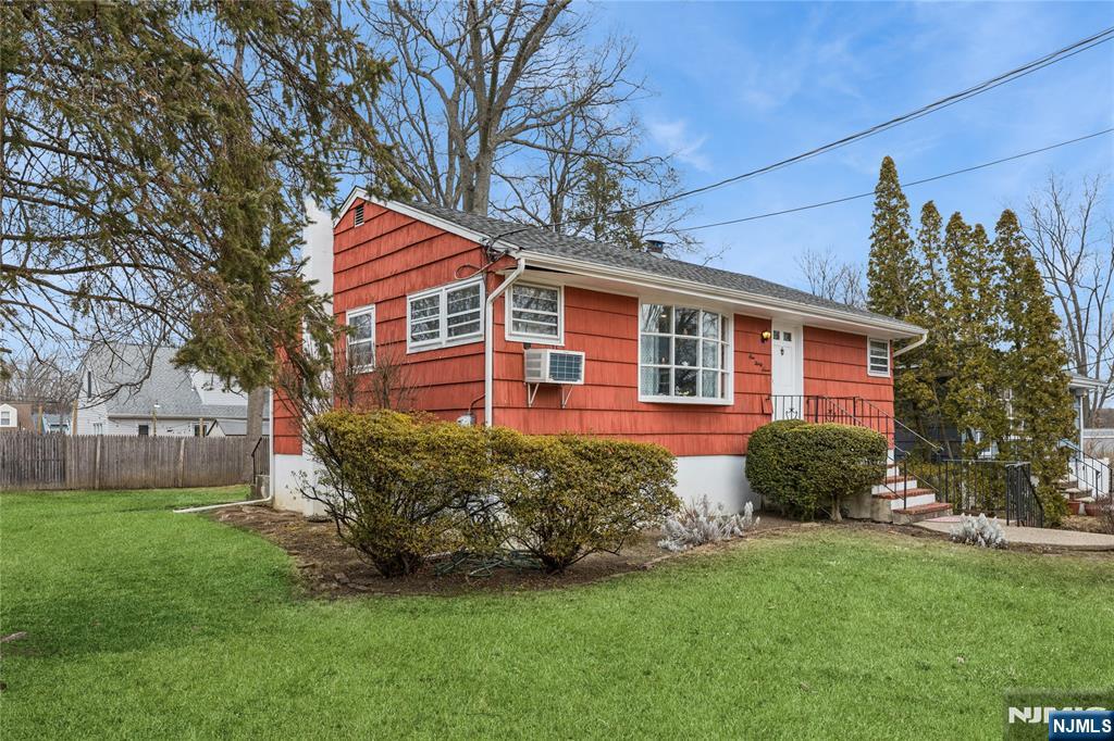 137 Lincoln Place