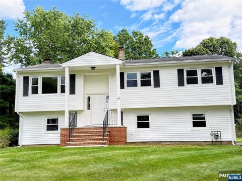 Photo of 69 Feldman Ct, Mahwah, NJ 07430 (MLS # 26036092)