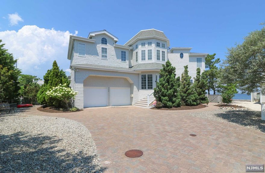 finish off this floor. The main level offers a beautiful sunroom overlooking the bay, an in law suite with private bath, plus 3 additional bedrooms. Enjoy an easy walk to all things Harvey Cedars from6808 Suffolk! Shops, dining, market, coffee, liquor store, post office, bakery, and more! Look no further! This home offers both peace and pleasure! If you're looking for a special place to get away in a great neighborhood, this is it! Also listed on GSMLS and Bright MLS