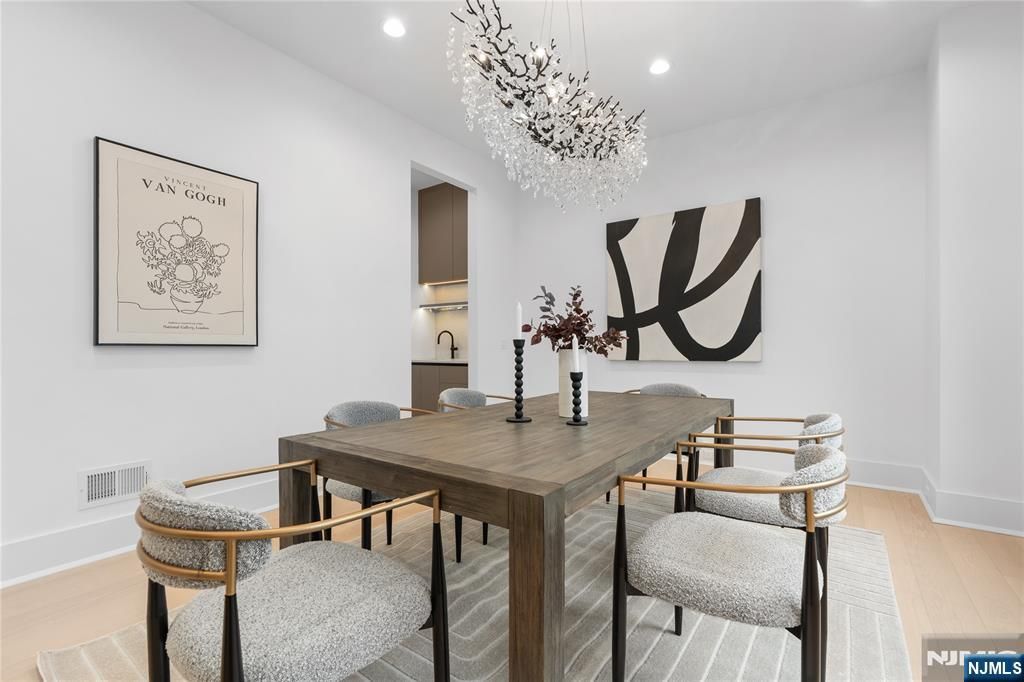 Photo of 21 Manor Court, Glen Rock, NJ 07452 (MLS # 26007543)