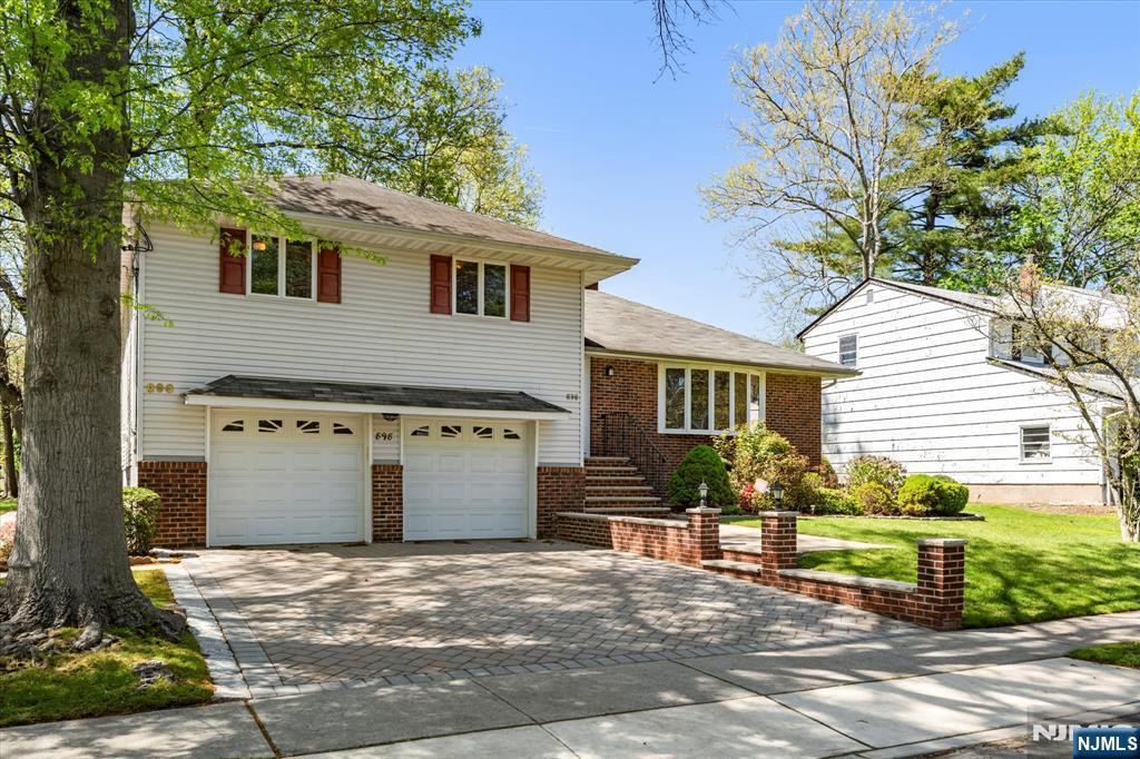 898 Columbus Drive