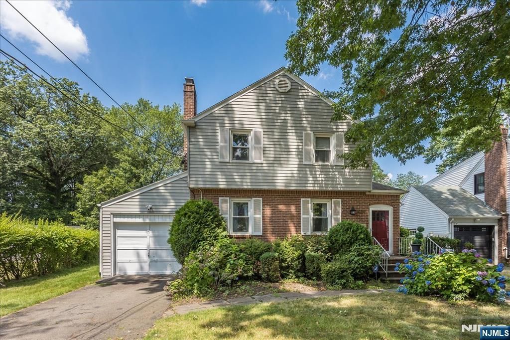 Photo of 699 Kent Avenue, Teaneck, NJ 07666 (MLS # 25026342)