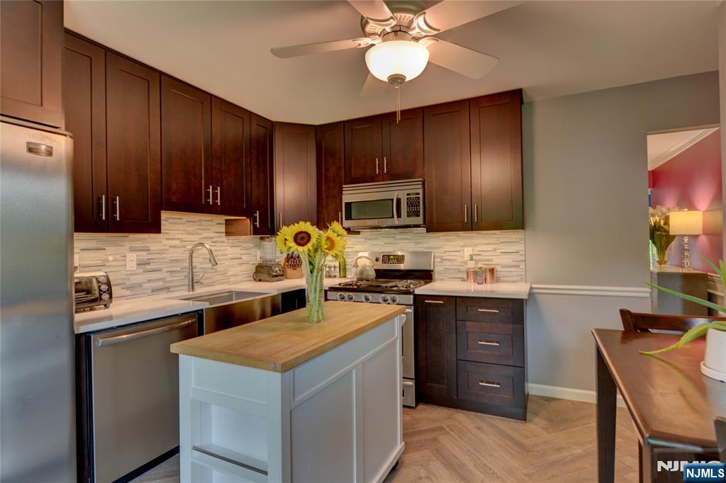 11H Brookside Heights
