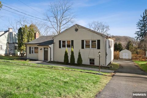 Photo of 272 Mount Kemble Ave, Morris Township, NJ 07960 (MLS # 25042558)