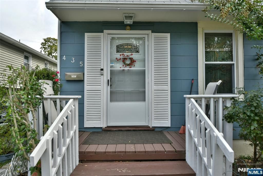 Photo of 435 Northern Parkway, Ridgewood Village, NJ 07450 (MLS # 25033766)