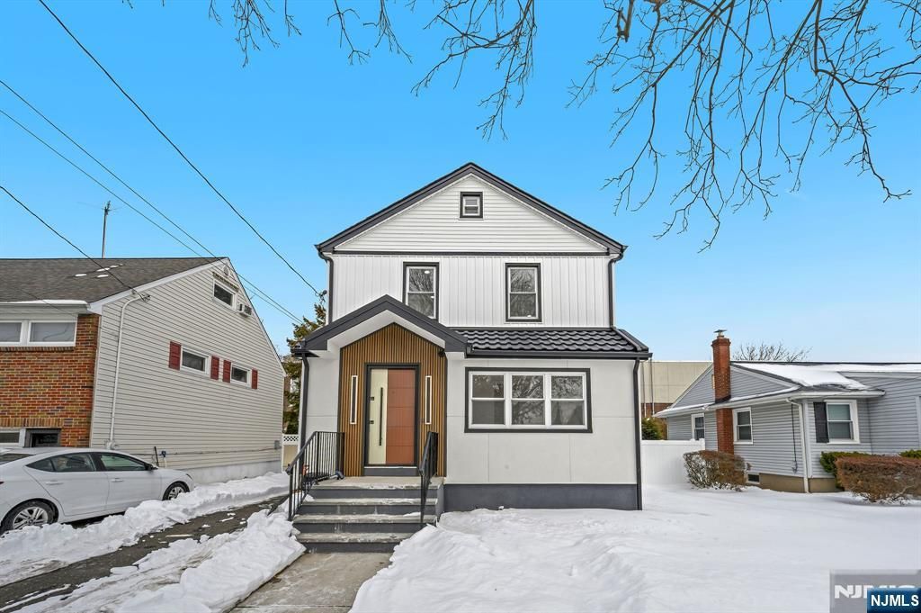 Photo of 309 Ottawa Avenue, Hasbrouck Heights, NJ 07604 (MLS # 26004907)