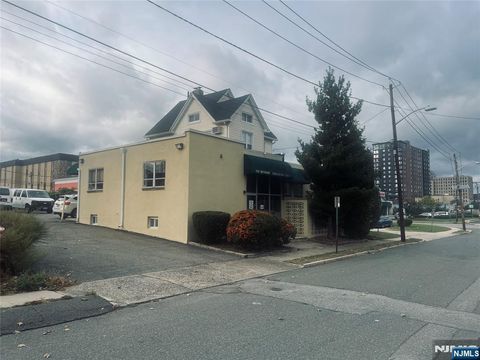 Photo of 87 Old River Street #3, Hackensack, NJ 07601 (MLS # 25037835)