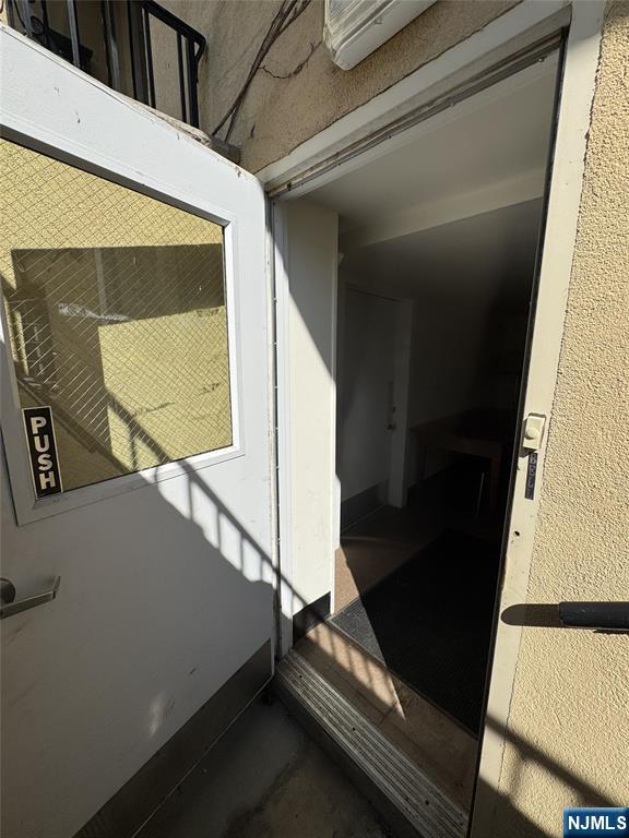 87 Old River Street 3