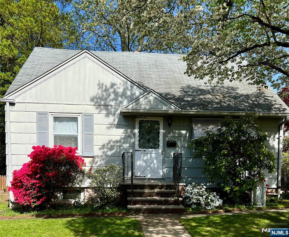 Property for Sale at 219 Sanzari Place, Maywood, New Jersey - Bedrooms: 4 
Bathrooms: 2 
Rooms: 8  - $579,000