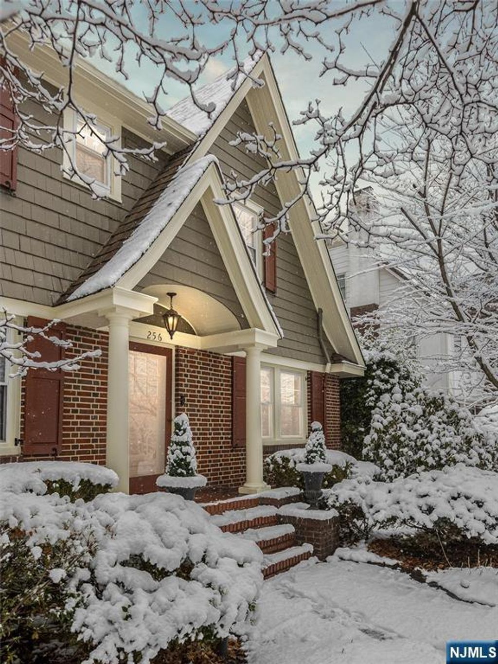 Photo of 256 Forest Avenue, Glen Ridge, NJ 07028 (MLS # 26002736)