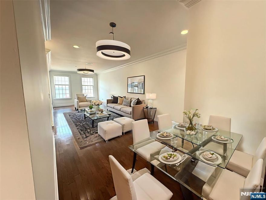 NEWER COMPLEX, LARGE 1BR APARTMENT WITH OPEN FLOOR PLAN WITH HARDWOODFLOORS. NEWER KITCHEN WITH GRANITE COUNTERTOPS,HIGH CEILINGS CENTRAL AIR,BRIGHT AND SUNNY,WASHER AND DRYER IN UNIT WITH 1 PARKING SPACE. NYC TRANSPORTATION IN FRONT OF BUILDING,WALK DISTANCE TO SHOPPINGS.