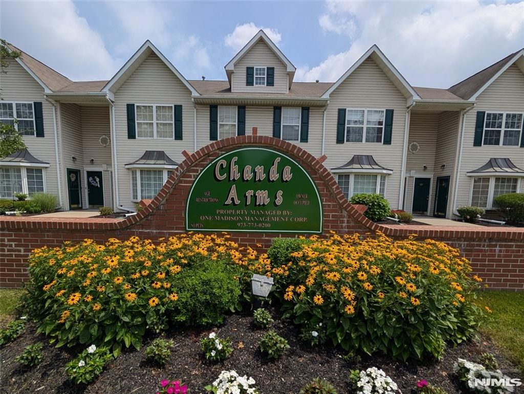 Photo of 4 Chanda Court, Clifton, NJ 07012 (MLS # 26007034)