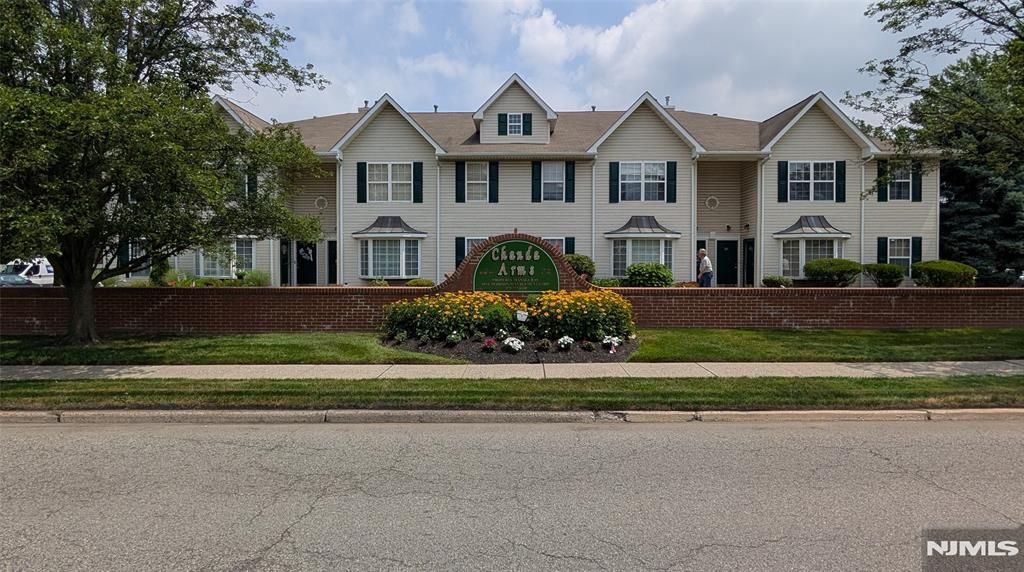 Photo of 4 Chanda Court, Clifton, NJ 07012 (MLS # 26007034)