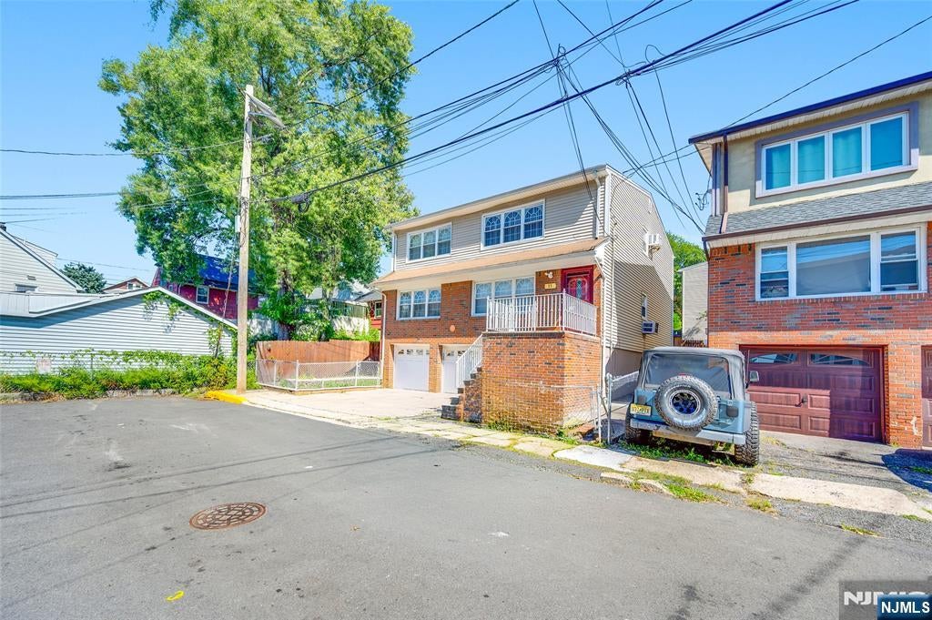 11 Burdette Place