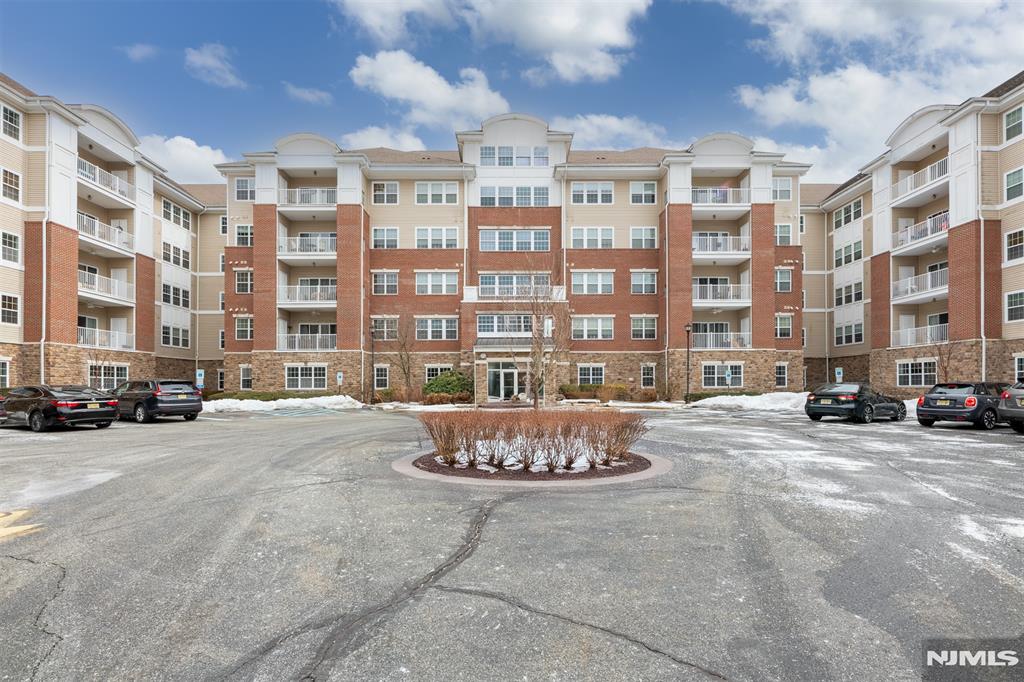 Photo 1 of 5214 Warrens Way, Wanaque, New Jersey, $449,999, Web #: 325006074