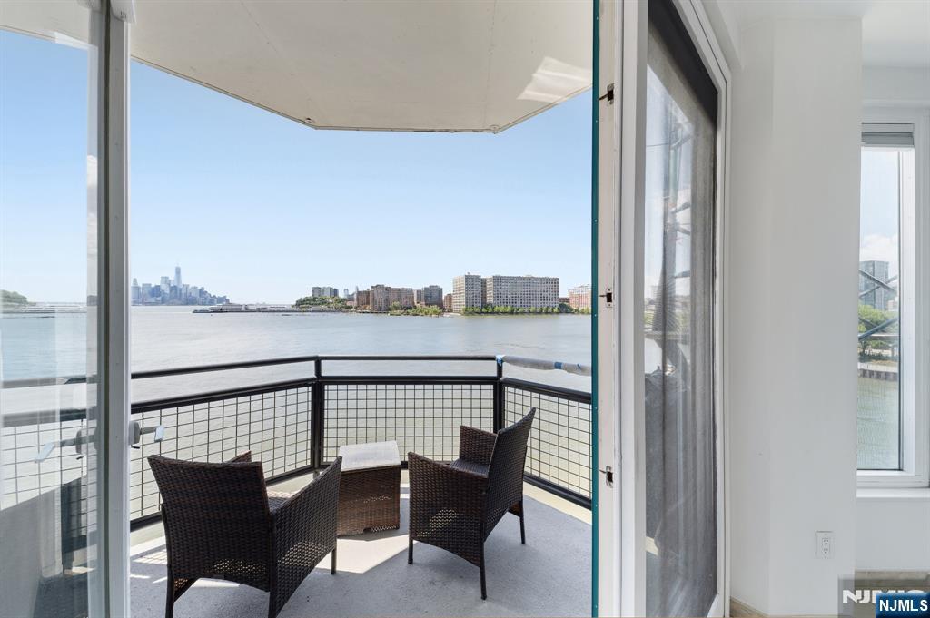 600 Harbor Boulevard 928