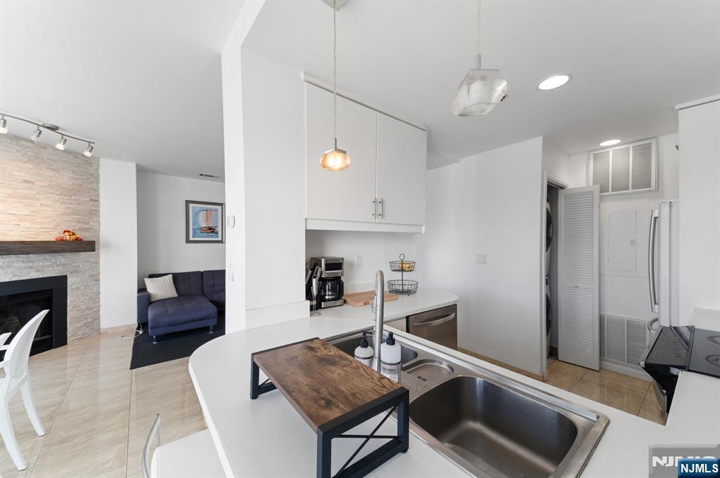 600 Harbor Boulevard 928