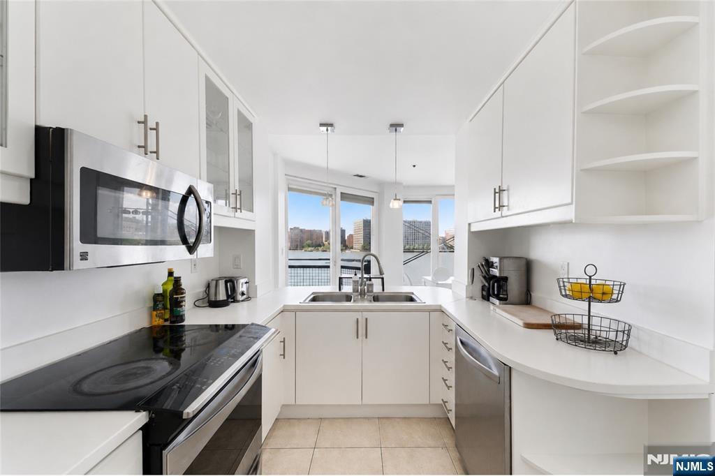 600 Harbor Boulevard 928