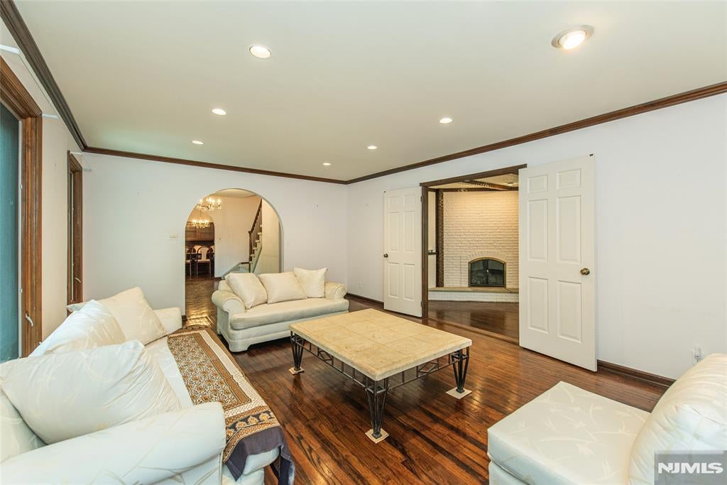 104 Shrewsbury Drive