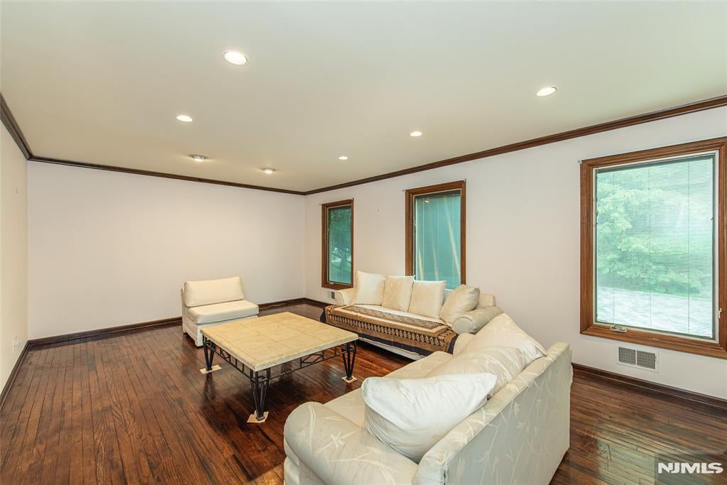 104 Shrewsbury Drive