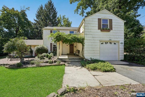 Photo of 1 Seneca Place, Montclair, NJ 07043 (MLS # 26035018)