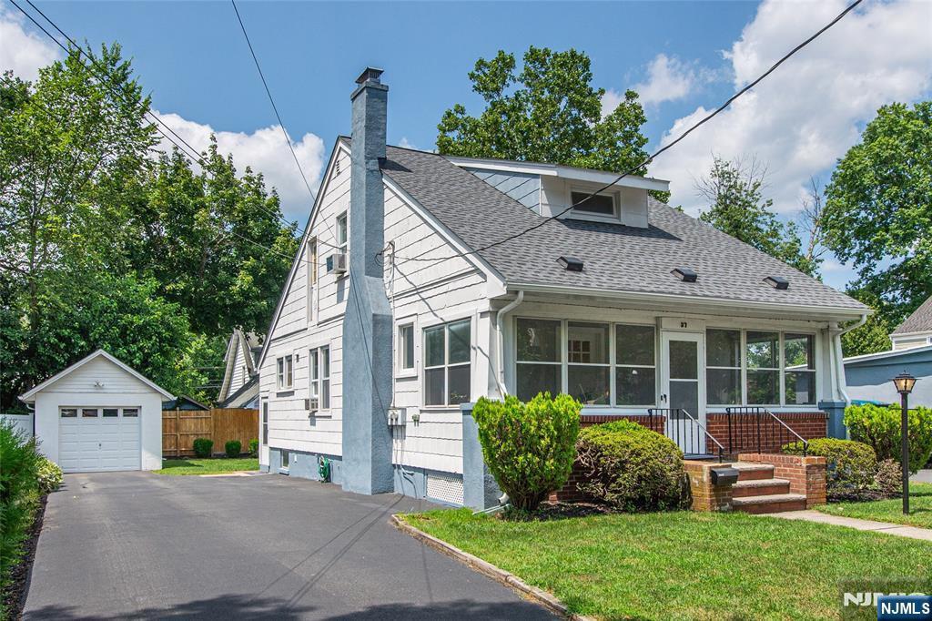 37 Hawthorne Avenue