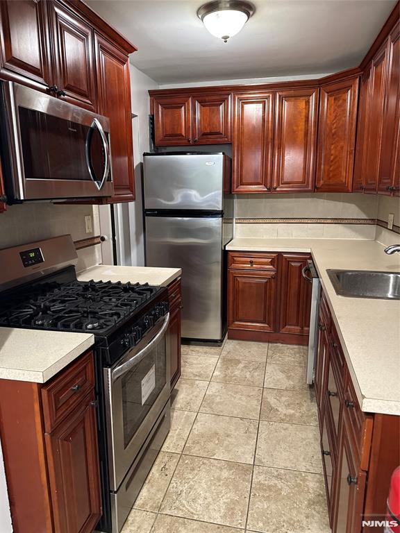 166 Grand Avenue C13