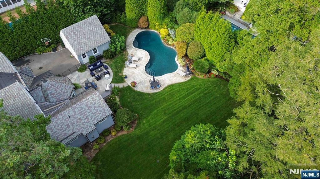 295 Hamilton Avenue