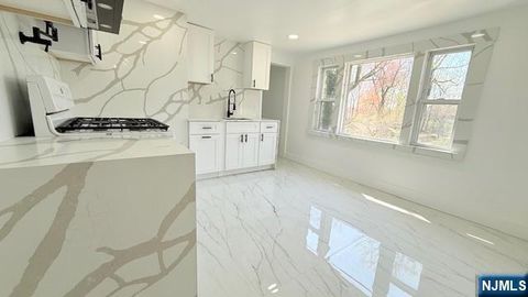 Photo of 589 Eder Ave, Franklin Lakes, NJ 07417 (MLS # 25013180) Photo of 589 Eder Ave, Franklin Lakes, NJ 07417 (MLS # 25013180)